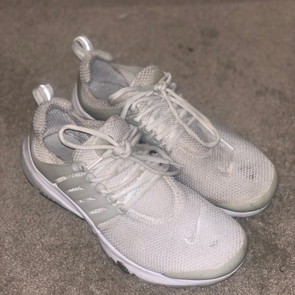 nike presto essential triple white